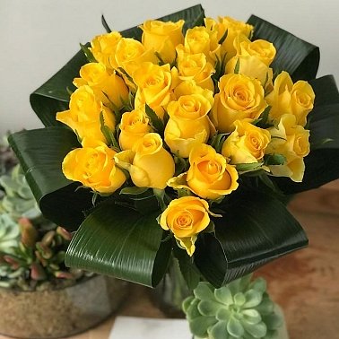20 Yellow Roses Delivery to UK