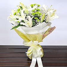 3 Stems Of White Lily delivery to Pakistan