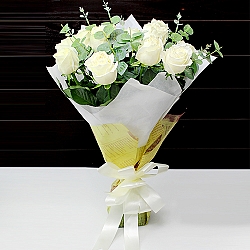 Dozen Imported White Roses Delivery to Pakistan