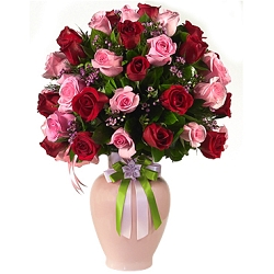 Shades of Pink And Red Roses Delivery to UAE