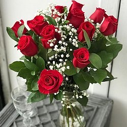 12 Luxury Red Roses Delivery UK