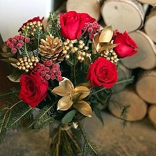 Festive 6 Red Rose Bouquet